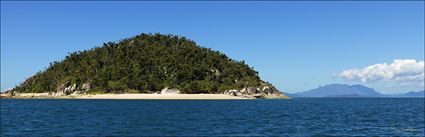 Hudson Island to Hinchinbrook Island - QLD (PBH4 00 14718)